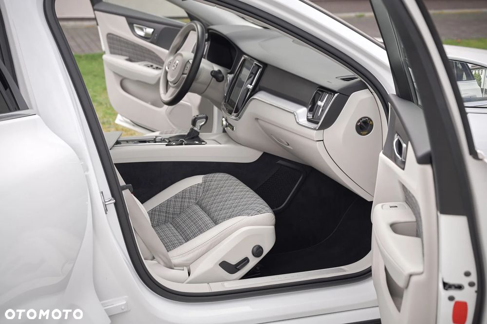 Volvo V60 2.0T Geartronic Powershift Momentum - 20