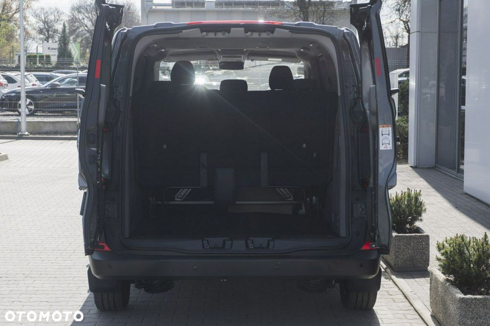 Volkswagen Caravelle - 10