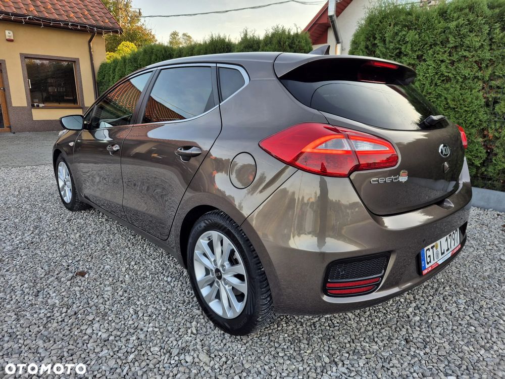 Kia Ceed 1.6 GDI Dream Team Edition - 2