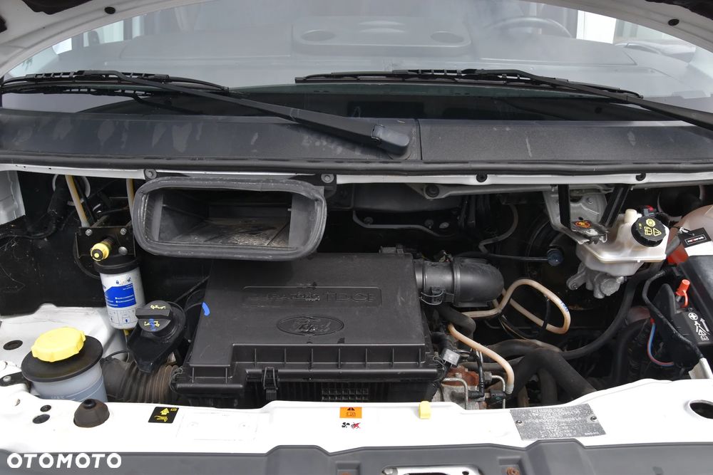 Ford Transit Challenger Genesis 32 - 27