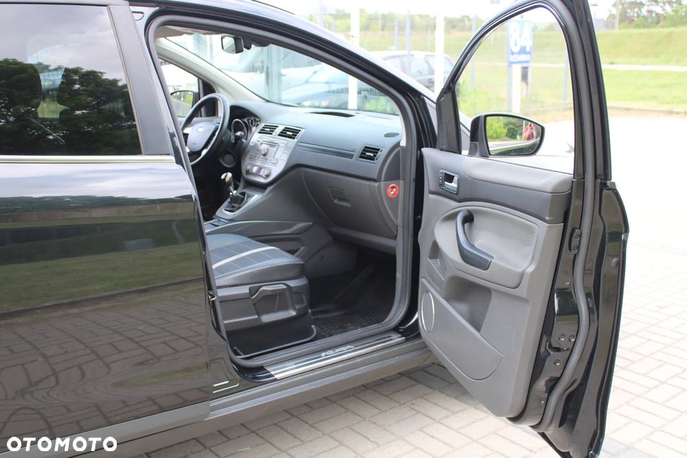 Ford Kuga - 24