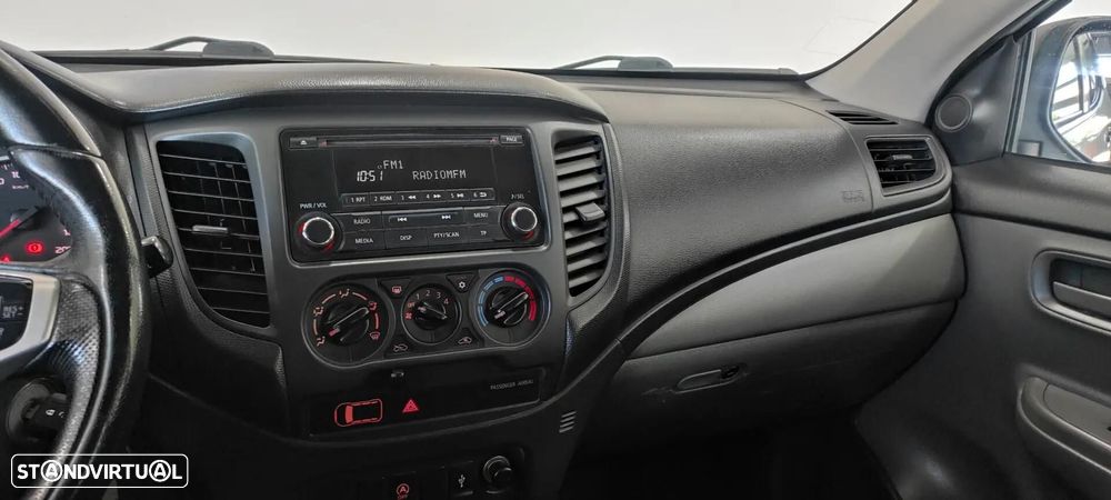 Mitsubishi L200 2.4 DI-D CD Invite 2WD - 31