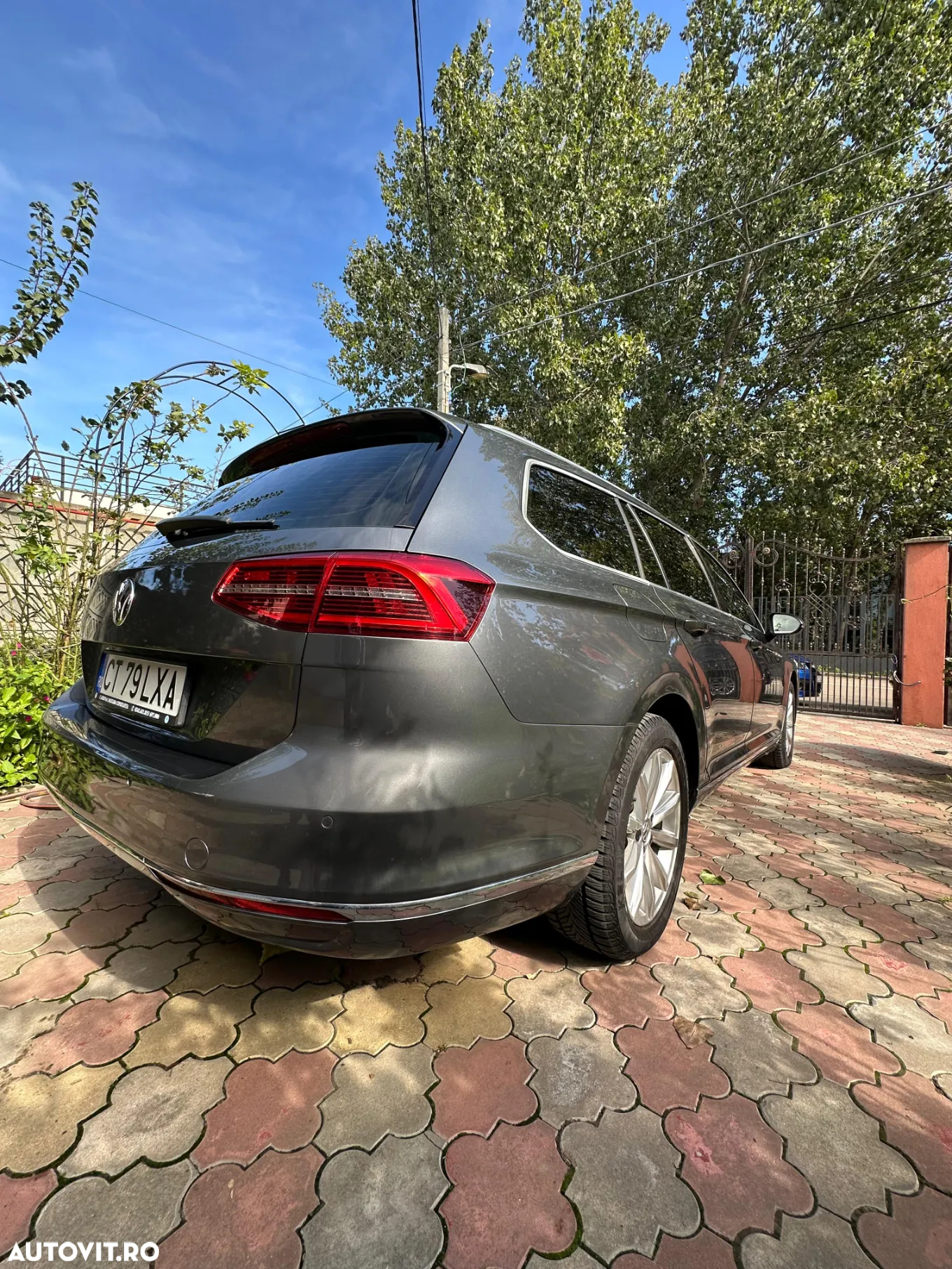 Volkswagen Passat 2.0 TDI DSG Highline - 24