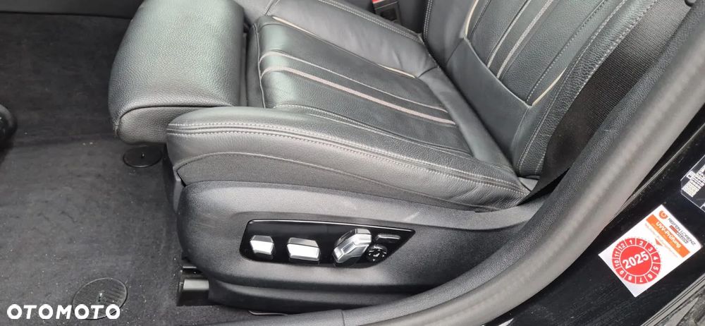 BMW Seria 5 520d Touring Sport Line - 13