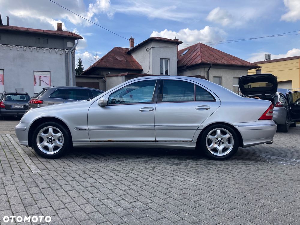 Mercedes-Benz Klasa C 320 T Avantgarde - 5
