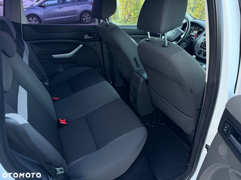Ford Kuga - 25