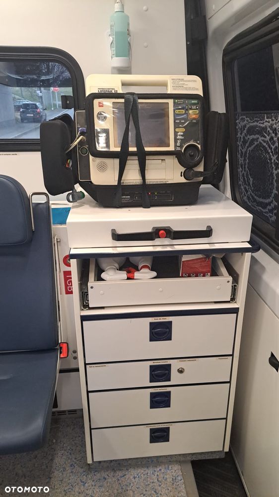 Mercedes-Benz Sprinter 319 CDI Ambulans karetka - 15