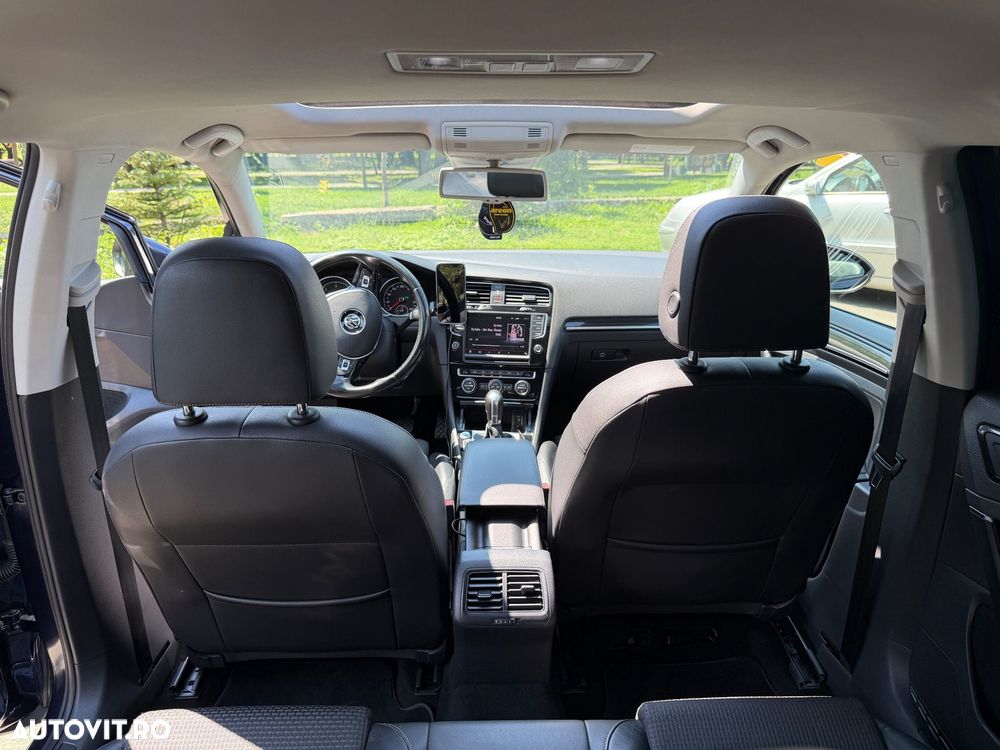 Volkswagen Golf 2.0 TDI 4Motion DSG Sound - 4