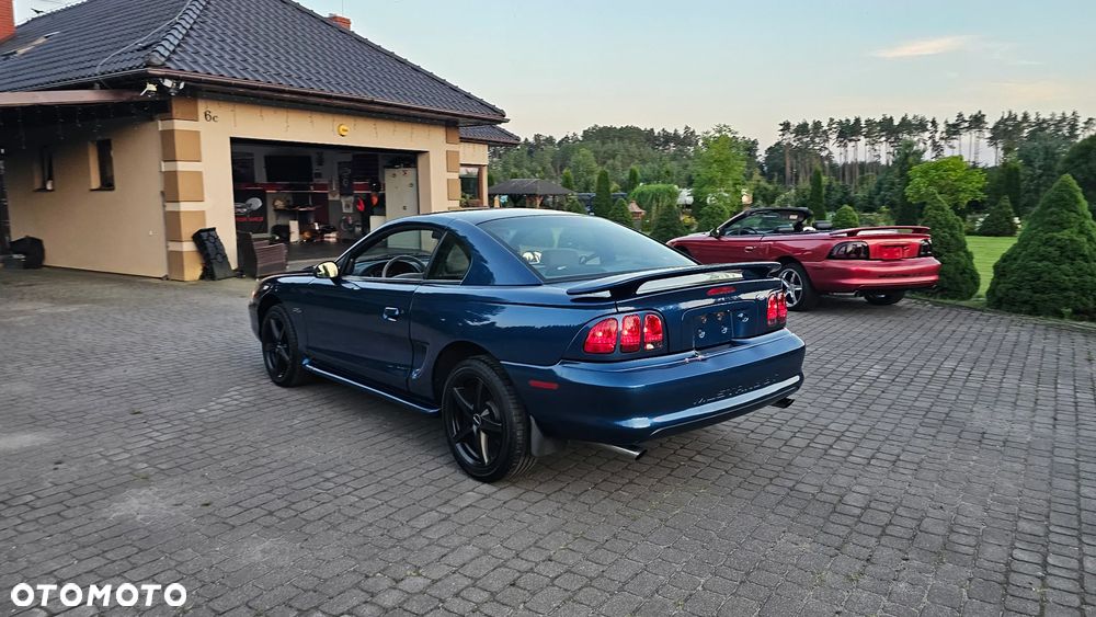 Ford Mustang - 6