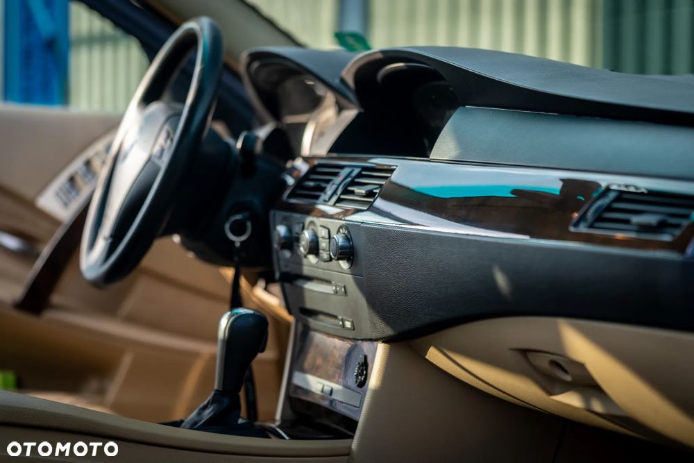 BMW Seria 5 535d Touring - 15