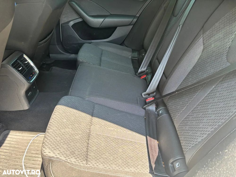 Skoda Octavia 2.0 TDI DSG Style - 4