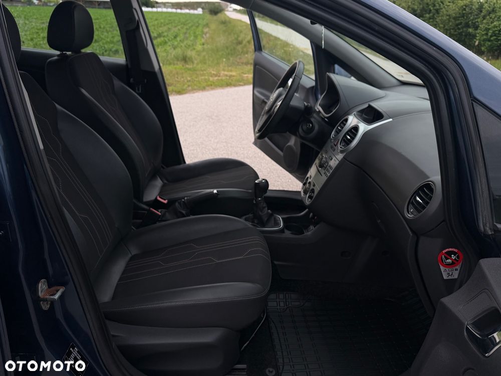 Opel Corsa 1.2 16V Cosmo - 19