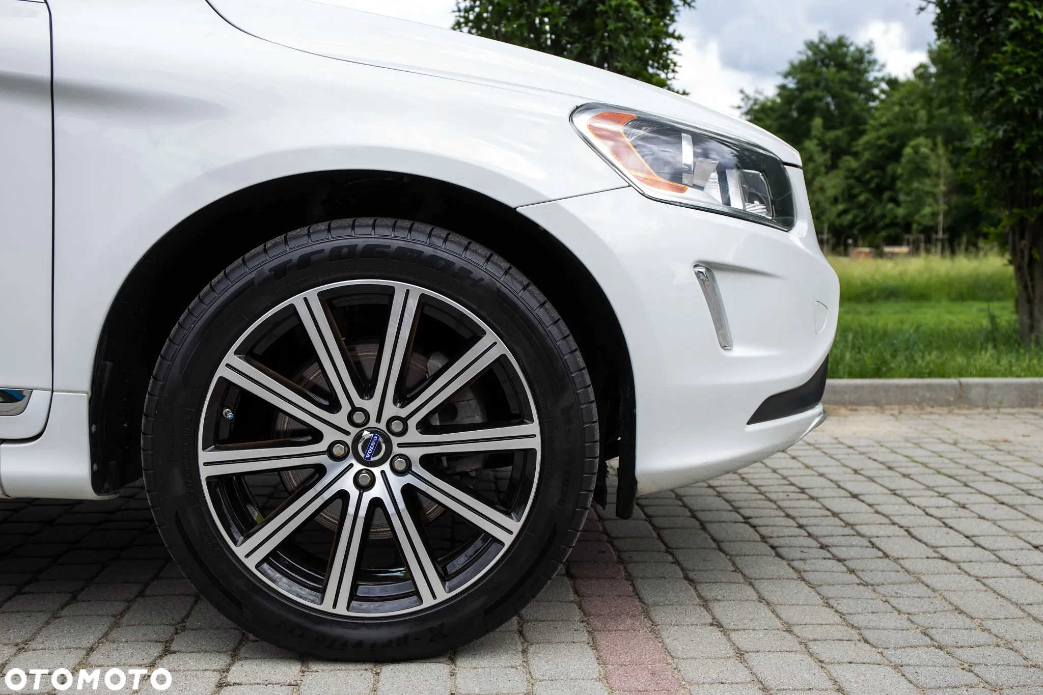 Volvo XC 60 T5 Drive-E Momentum - 11