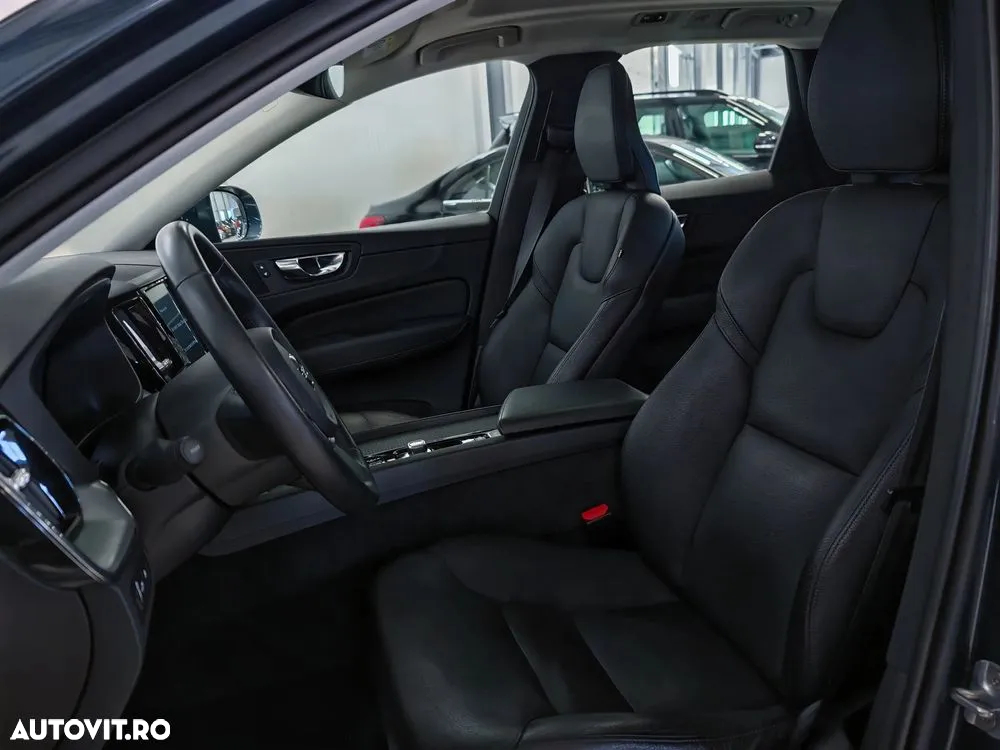 Volvo XC 60 T8 Twin Engine AWD Geartronic Momentum - 6
