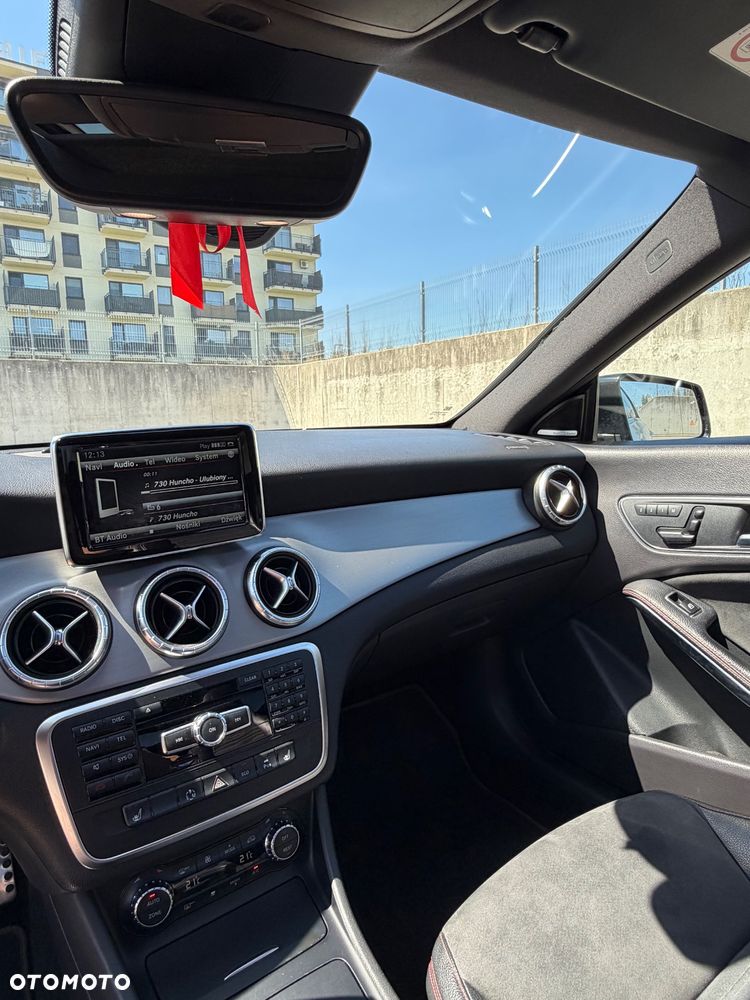 Mercedes-Benz CLA 250 4Matic 7G-DCT Sport - 10