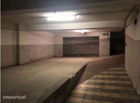 Garagem em Lisboa – 3 Pisos - Grande imagem: 2/4