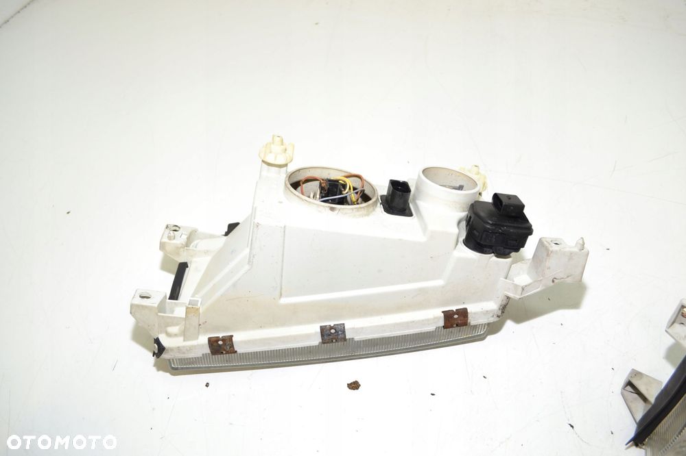 SKODA OCTAVIA I LAMPY PRZÓD REFLEKTORY LEWA PRAWA SOCZEWKA EUROPA 246085-00 - 8