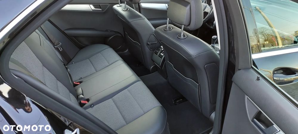 Mercedes-Benz Klasa C - 36