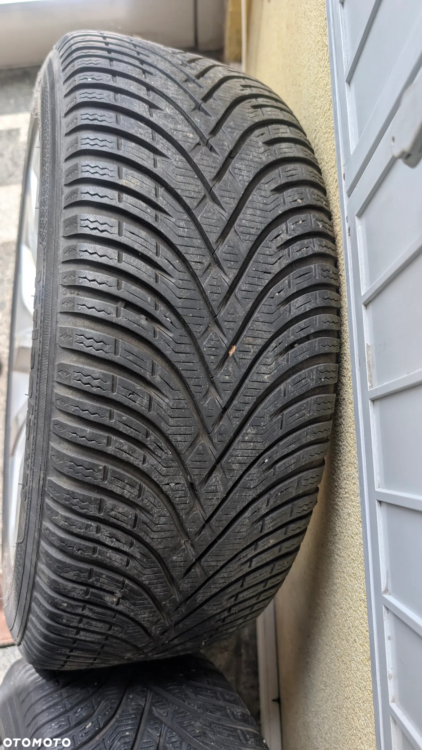 Komplet oryginalnych kół z felgami ALU do BMW X1 (e84) z prawie nowymi oponami zimowymi KLEBER 225/50R17 - 19