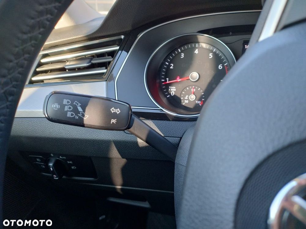 Volkswagen Passat 2.0 TSI Business DSG - 26