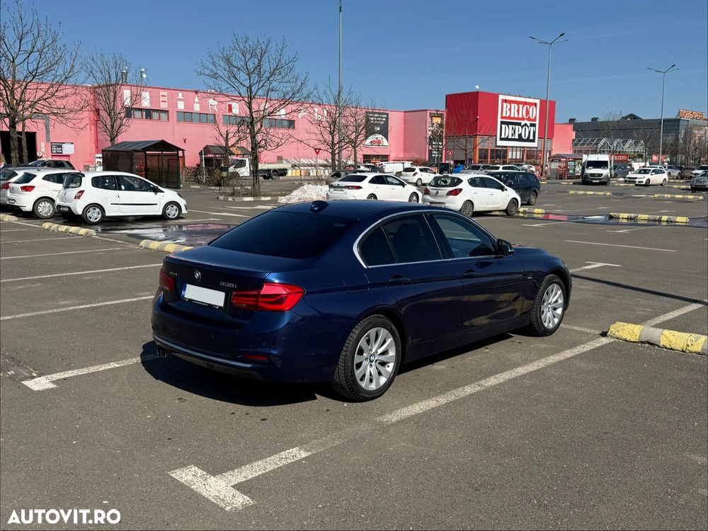 BMW Seria 3 330i xDrive AT Luxury Line - 11