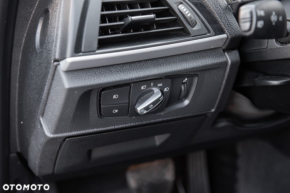 BMW Seria 1 118i - 17