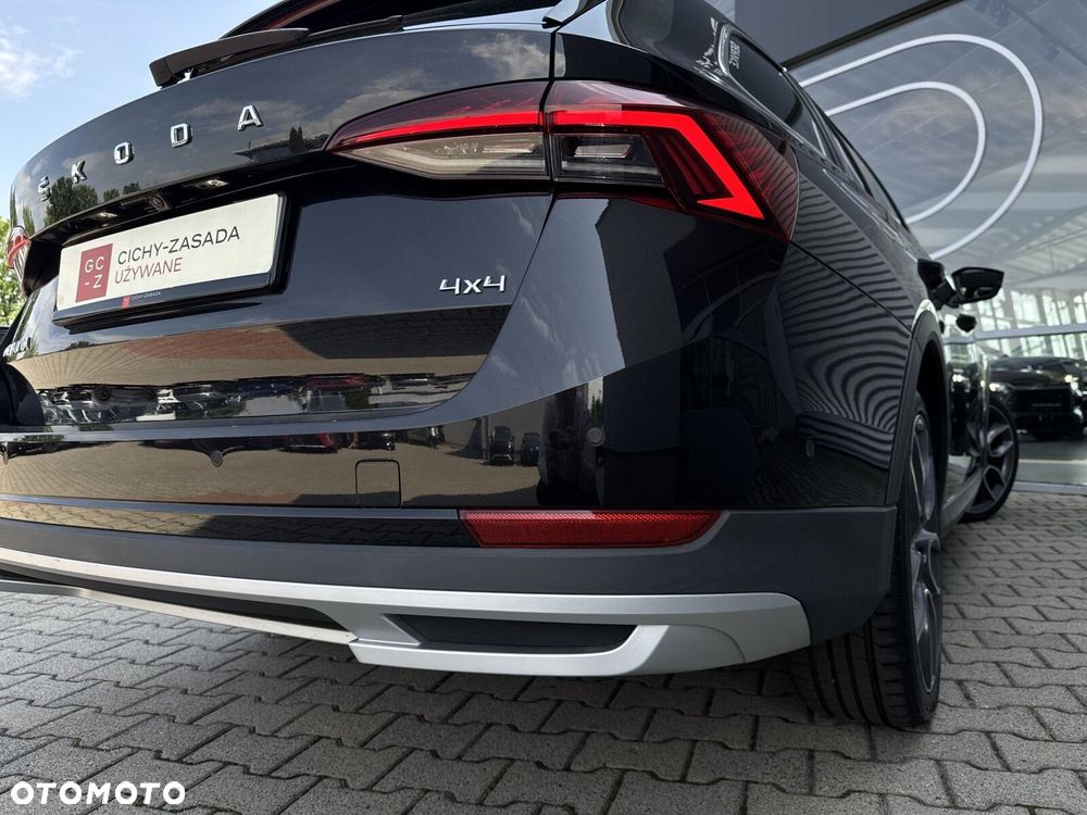 Skoda Octavia Scout 2.0 TDI 4x4 DSG - 34