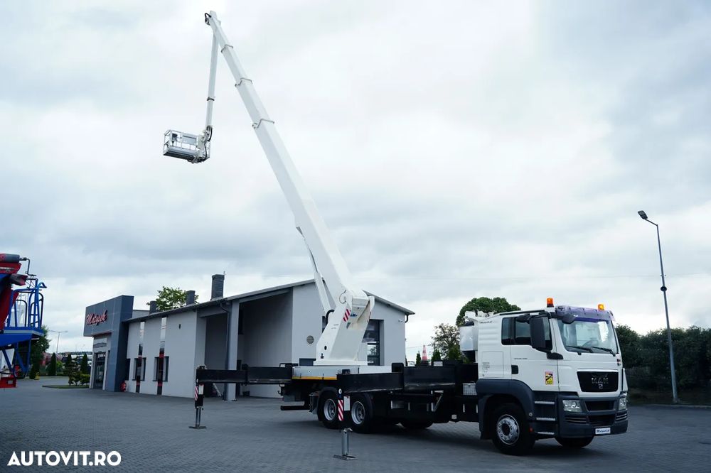 MAN TGS 26.400 / Platformă de lucru aeriană / 6x4 / PALFINGER WT 530 / ÎNĂLȚIME DE LUCRU 53 M / / CAPACITATE DE RIDICARE 600 KG - 5 PERSOANE / MANUALĂ - 2