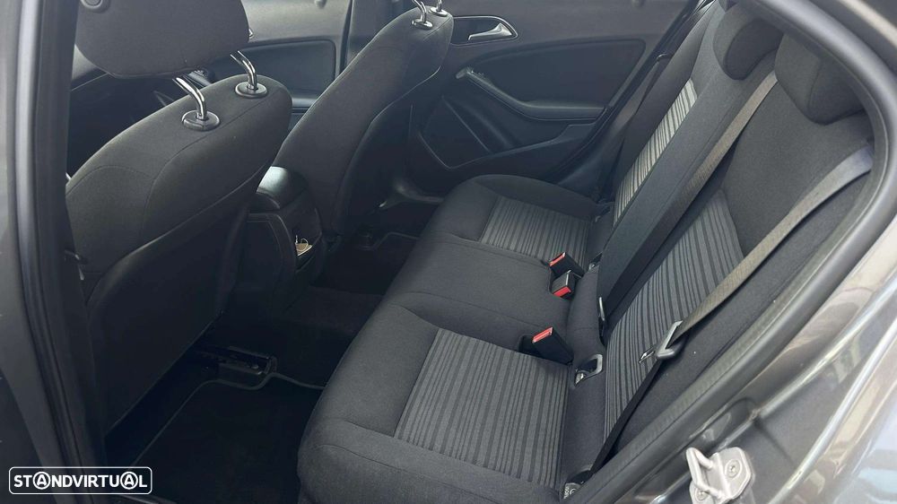 Mercedes-Benz A 180 d 7G-DCT Urban - 10