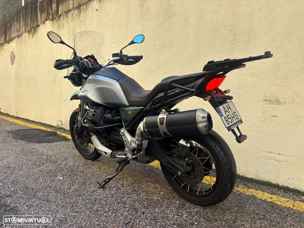 Moto Guzzi V85 TT Centenário - 17