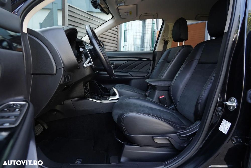 Mitsubishi Outlander 2.0 4WD Plus - 11