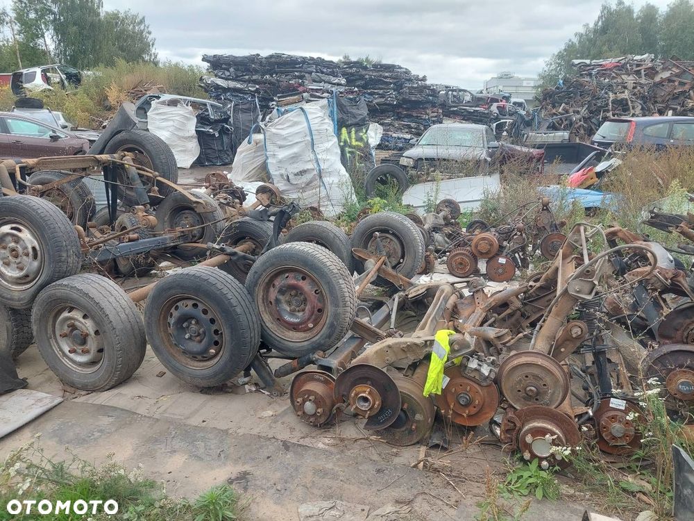 BELKA OŚ ZAWIESZENIA TYŁ OPEL ASTRA J KOMBI - 4