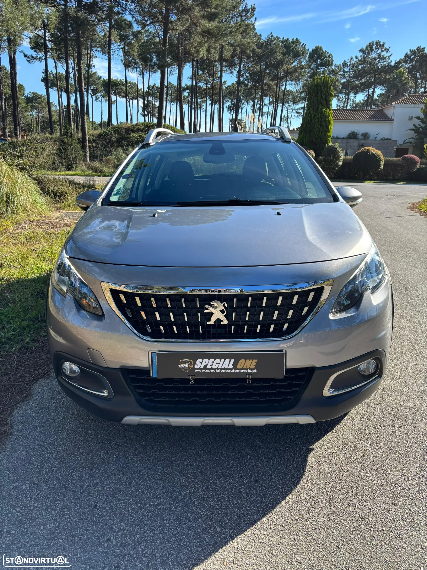 Peugeot 2008 1.2 PureTech Allure EAT6 - 4