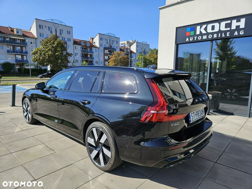 Volvo V60 T8 AWD Plug-In Hybrid Ultra Dark - 4