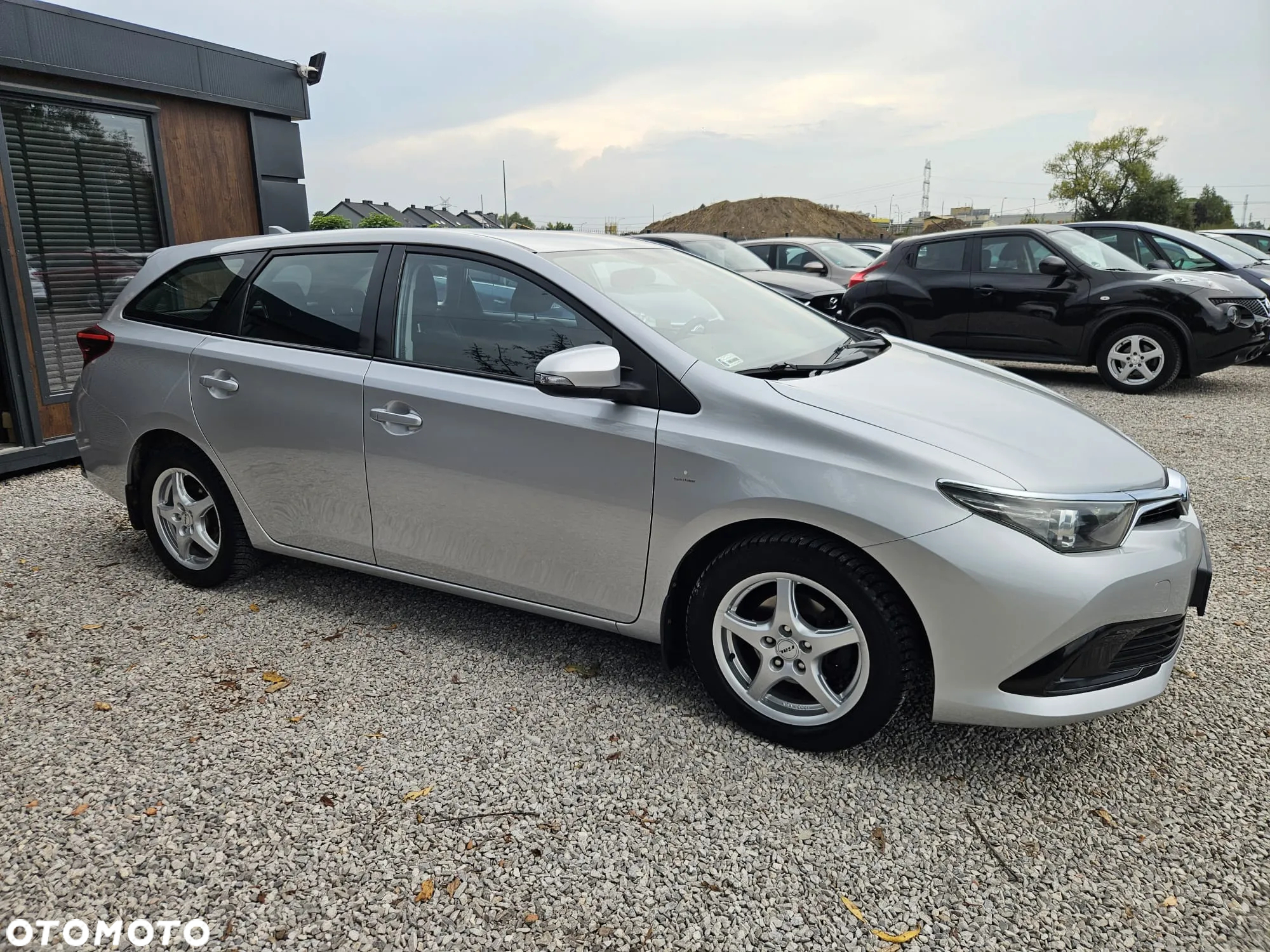 Toyota Auris 1.6 Premium - 13