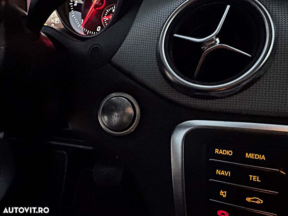 Mercedes-Benz GLA 220 d 4Matic 7G-DCT - 29