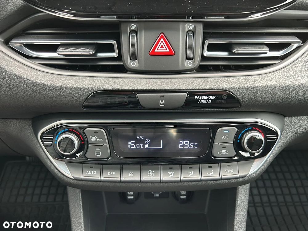 Hyundai i30 1.5 T-GDI 48V Comfort DCT - 31