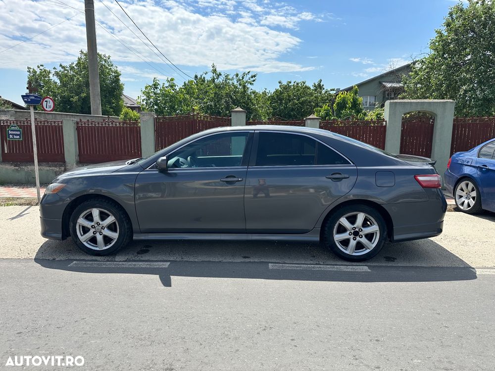 Toyota Camry - 7