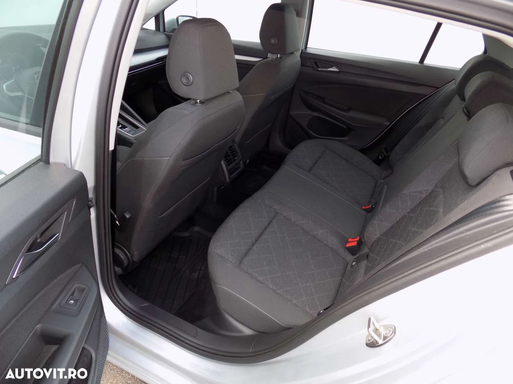 Volkswagen Golf 1.0 eTSI DSG MHEV Life - 24