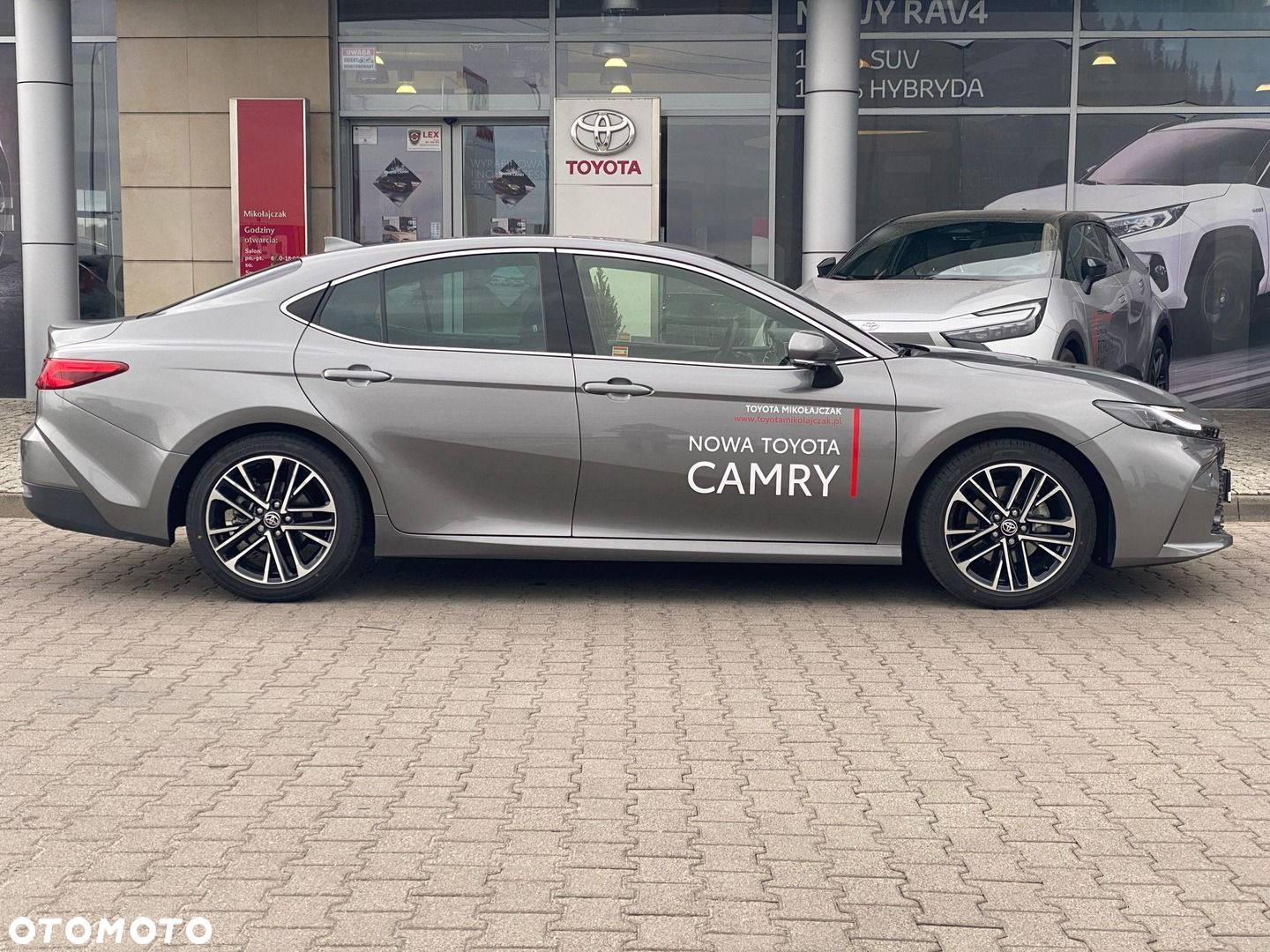 Toyota Camry - 8