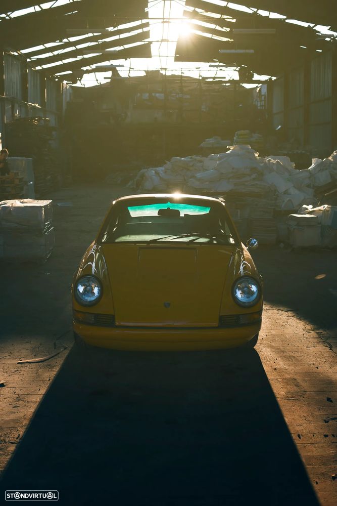 Porsche 911 Série F - 11