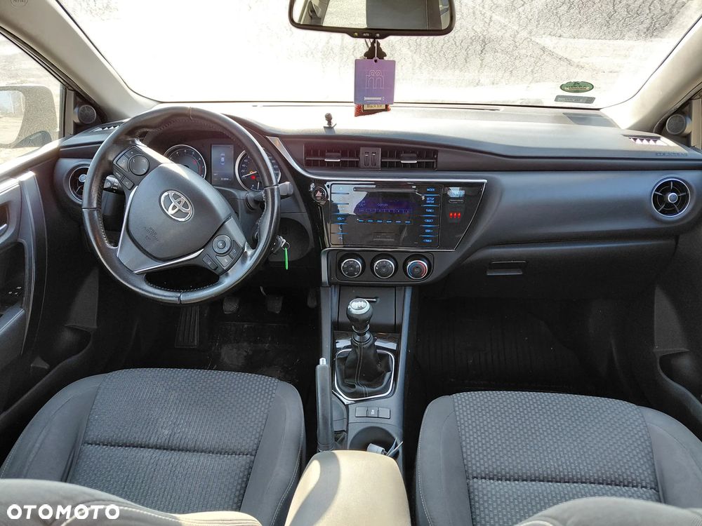 Toyota Corolla 1.6 Active EU6 - 10
