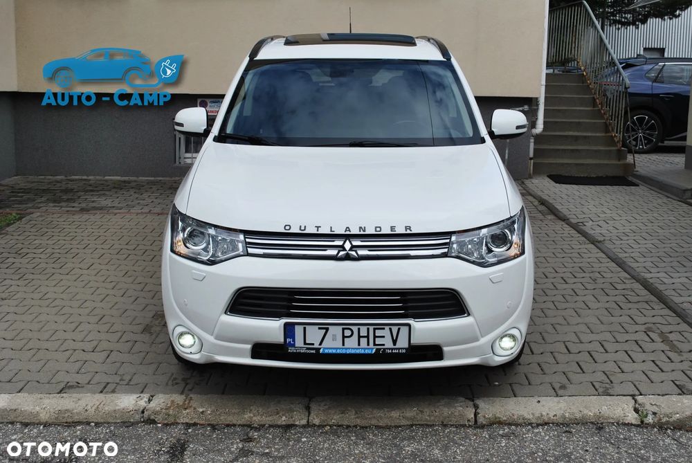 Mitsubishi Outlander Instyle NAVI + - 17
