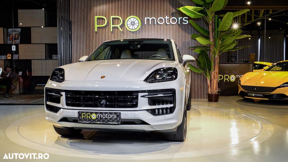 Porsche Cayenne Coupe E-Hybrid - 8