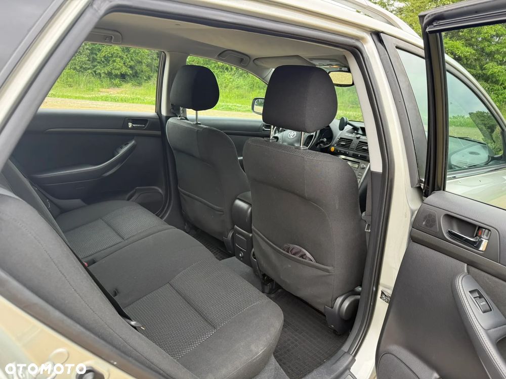 Toyota Avensis 1.8 VVT-i Luna - 15
