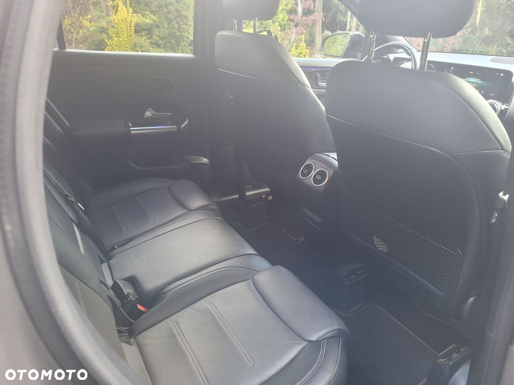 Mercedes-Benz GLA 200 d 4Matic 8G-DCT AMG Line - 9