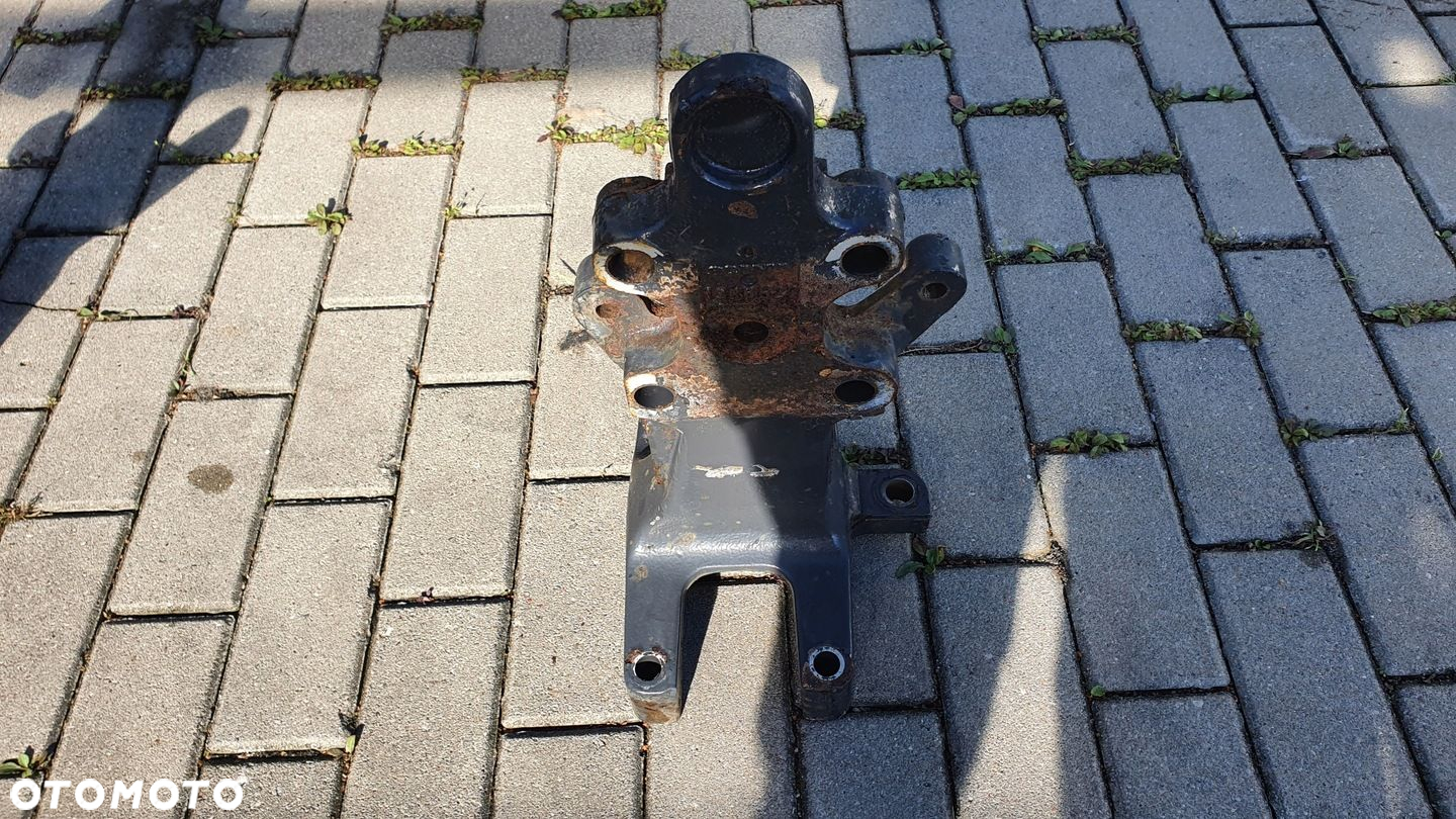 Uchwyt Wspornik Łapa Drążka Zawieszenia Scania R 1386527 - 3