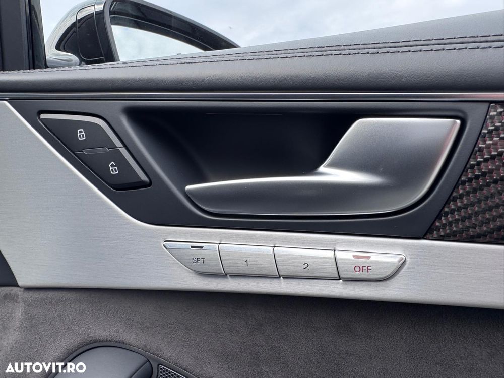 Audi S8 - 17