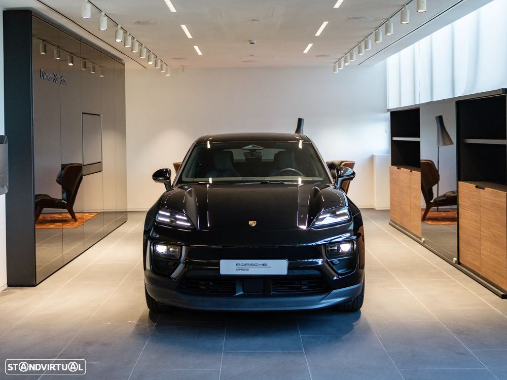 Porsche Macan Electric - 11