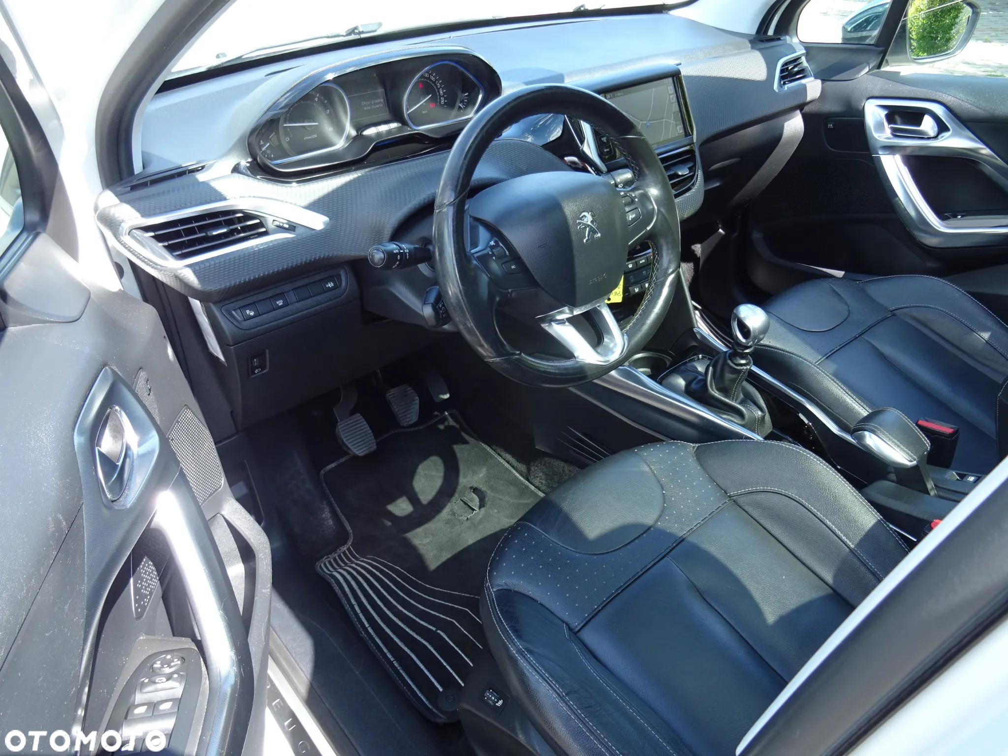 Peugeot 2008 e-HDi FAP 115 STOP & START Allure - 7